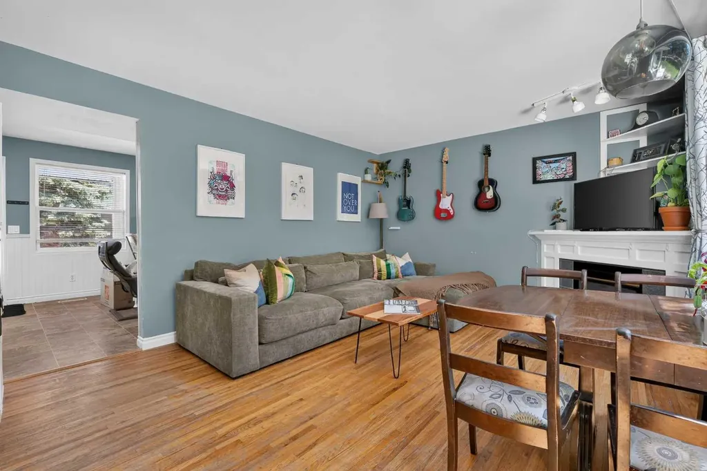 624 Regal Park NE Calgary AB T3E 0S6
