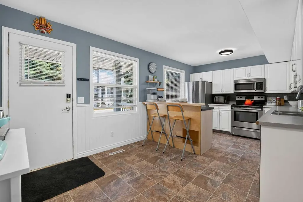 624 Regal Park NE Calgary AB T3E 0S6