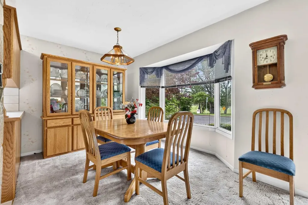 3227 Collingwood Drive NW Calgary AB T2L 0R7