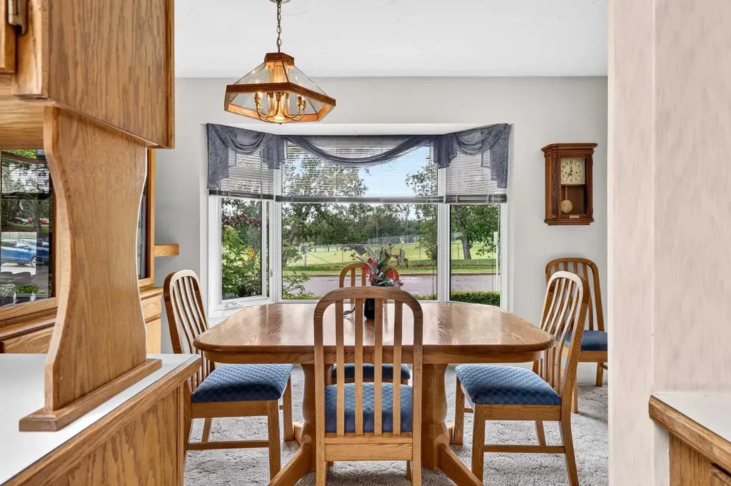 3227 Collingwood Drive NW Calgary AB T2L 0R7