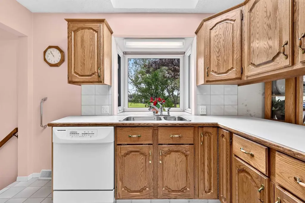 3227 Collingwood Drive NW Calgary AB T2L 0R7