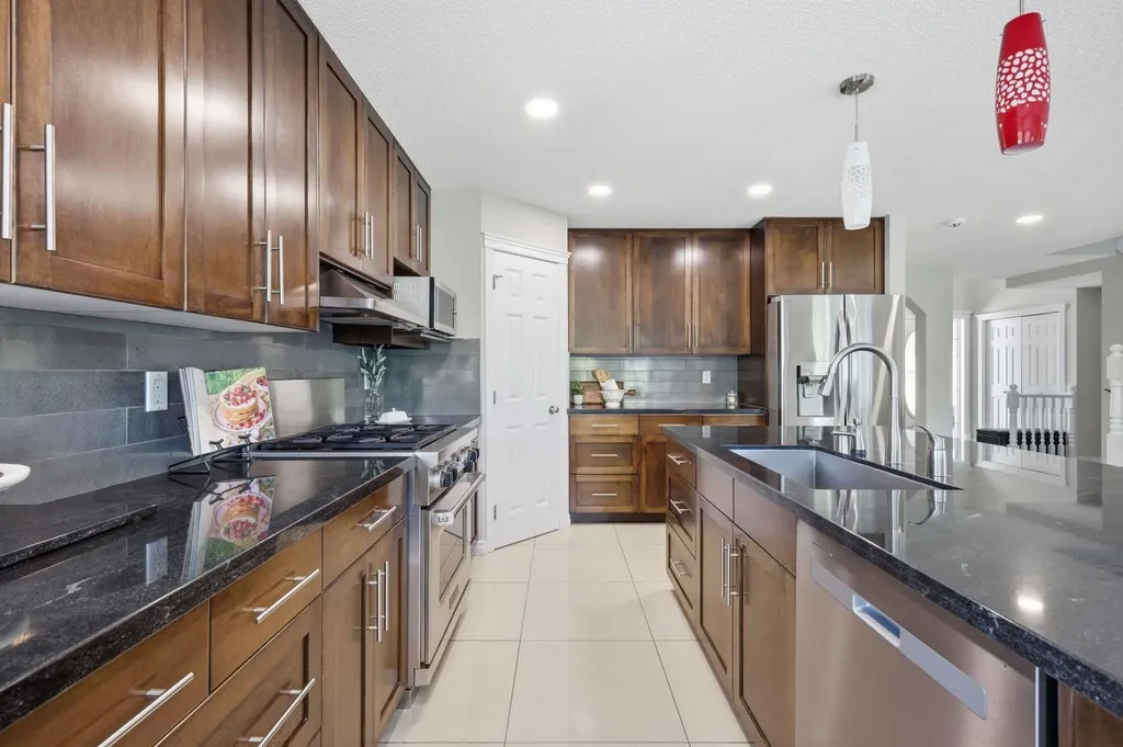 331 Millview Bay SW Calgary AB T2Y 3Y1