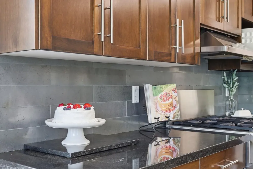 331 Millview Bay SW Calgary AB T2Y 3Y1