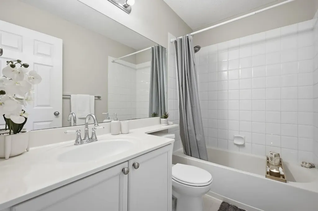 331 Millview Bay SW Calgary AB T2Y 3Y1