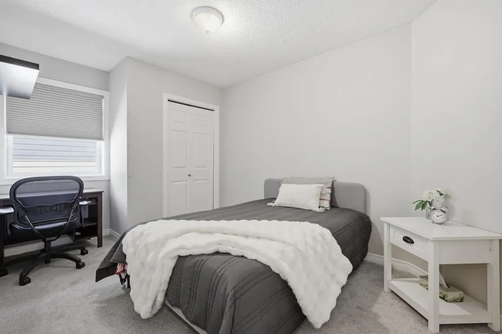 331 Millview Bay SW Calgary AB T2Y 3Y1