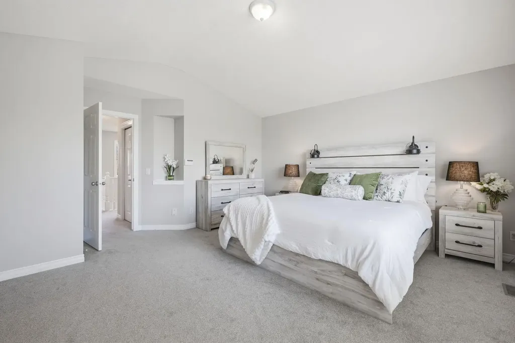 331 Millview Bay SW Calgary AB T2Y 3Y1