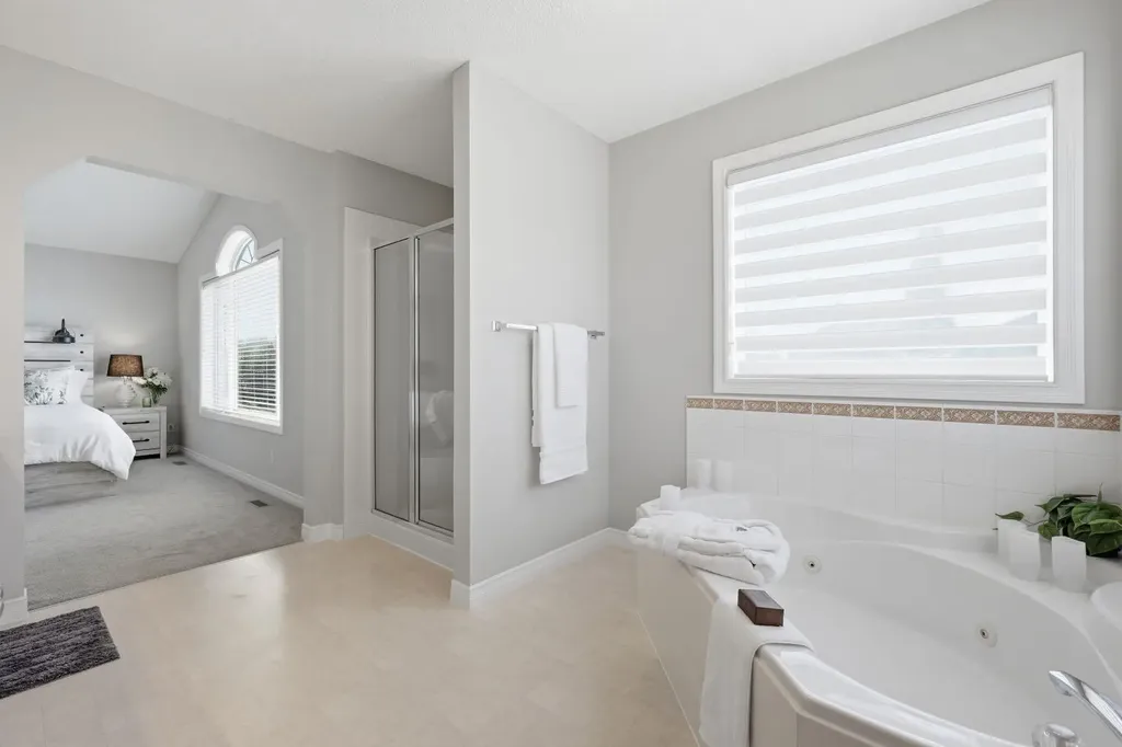 331 Millview Bay SW Calgary AB T2Y 3Y1