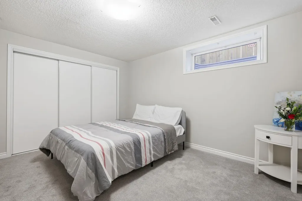 331 Millview Bay SW Calgary AB T2Y 3Y1