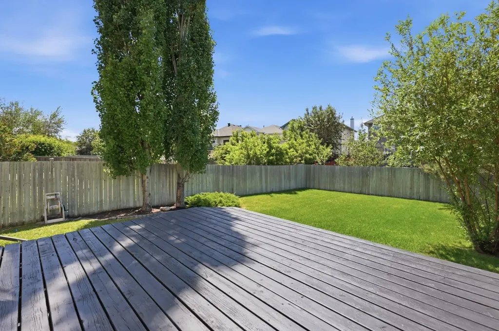 331 Millview Bay SW Calgary AB T2Y 3Y1