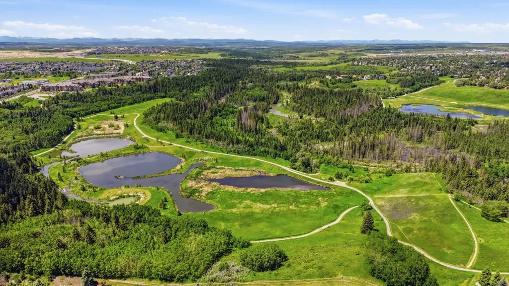 331 Millview Bay SW Calgary AB T2Y 3Y1