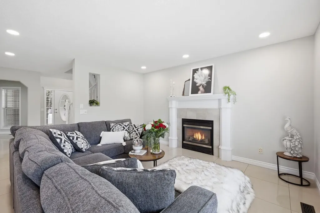 331 Millview Bay SW Calgary AB T2Y 3Y1