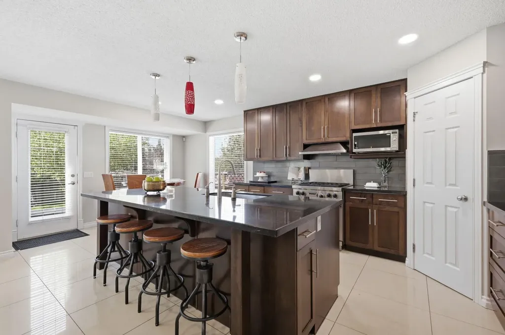 331 Millview Bay SW Calgary AB T2Y 3Y1
