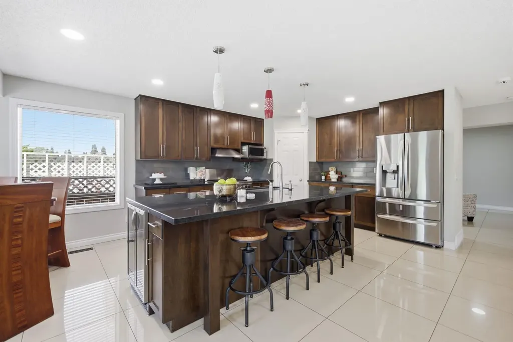 331 Millview Bay SW Calgary AB T2Y 3Y1