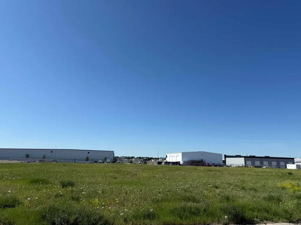 921 11 Avenue Coaldale AB T1M 0G3