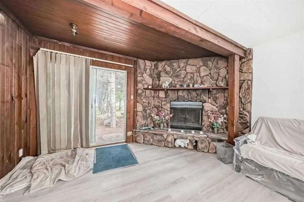 4734 50 Street Sylvan Lake AB T4S1G6