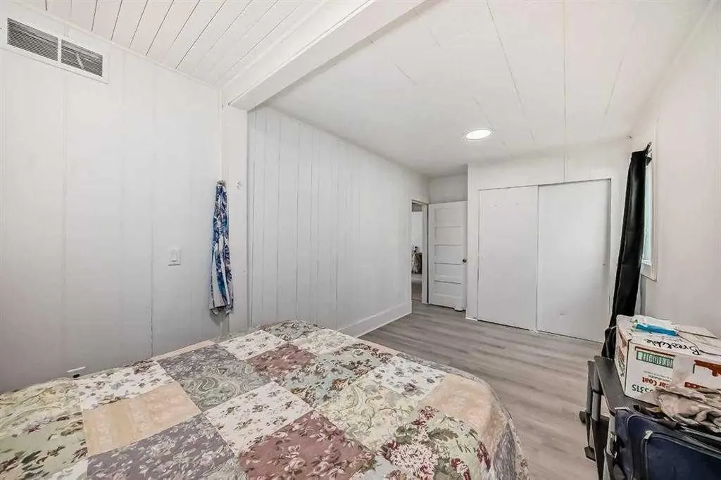 4734 50 Street Sylvan Lake AB T4S1G6