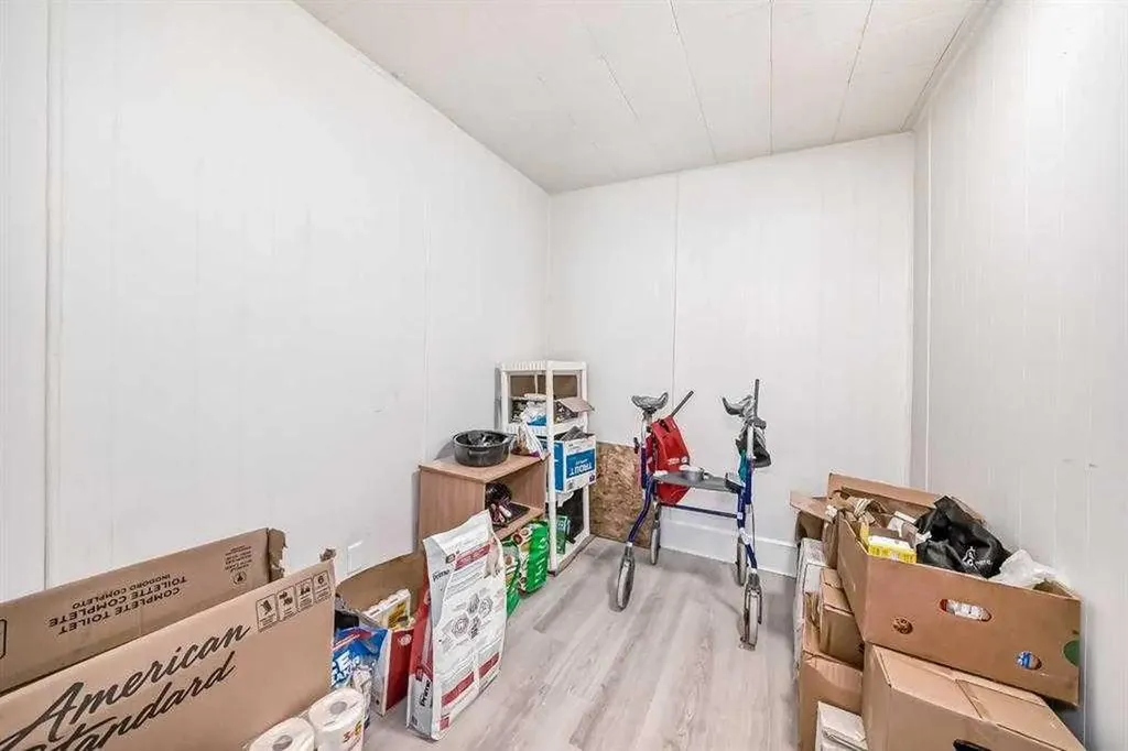 4734 50 Street Sylvan Lake AB T4S1G6