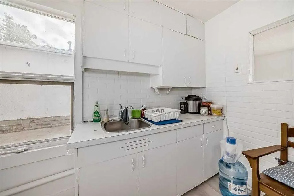 4734 50 Street Sylvan Lake AB T4S1G6