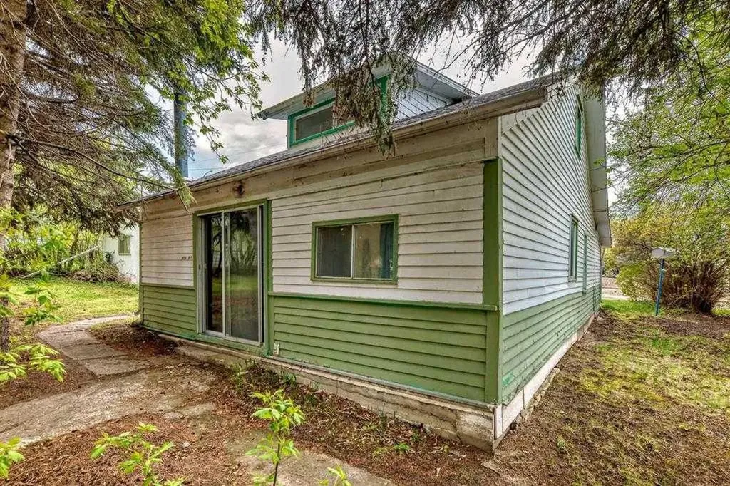4734 50 Street Sylvan Lake AB T4S1G6