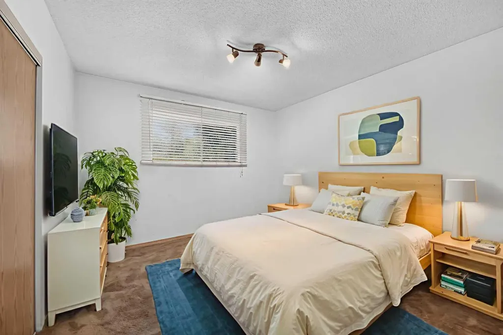 117 Fairview Drive SE Calgary AB T2H 1B4