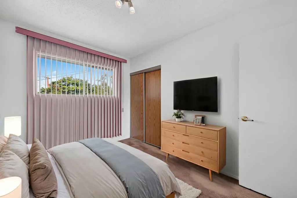 117 Fairview Drive SE Calgary AB T2H 1B4