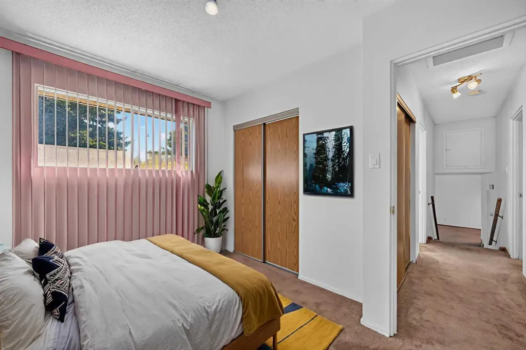 117 Fairview Drive SE Calgary AB T2H 1B4
