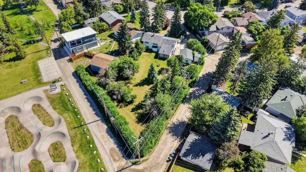 117 Fairview Drive SE Calgary AB T2H 1B4