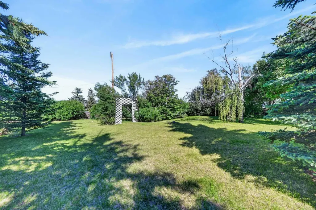 117 Fairview Drive SE Calgary AB T2H 1B4