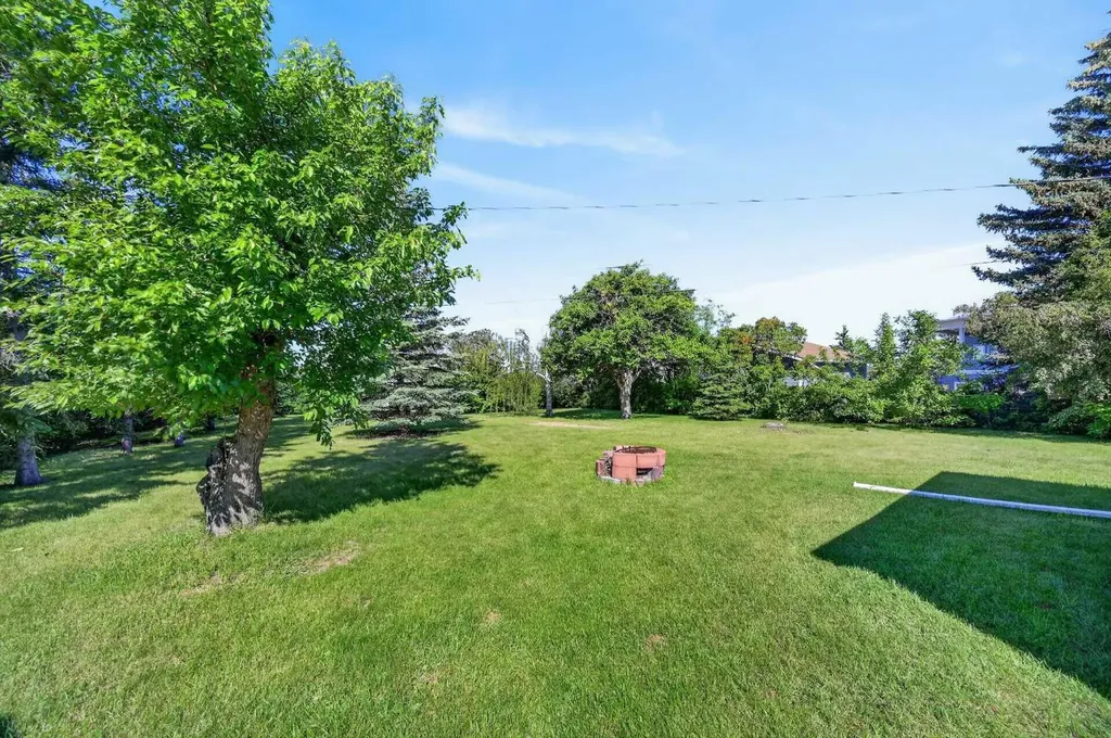 117 Fairview Drive SE Calgary AB T2H 1B4