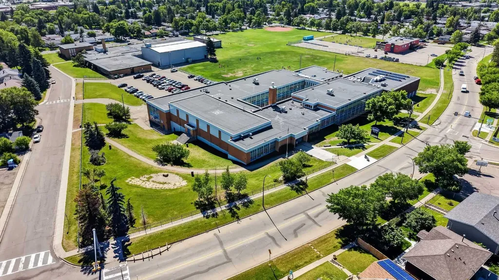 117 Fairview Drive SE Calgary AB T2H 1B4
