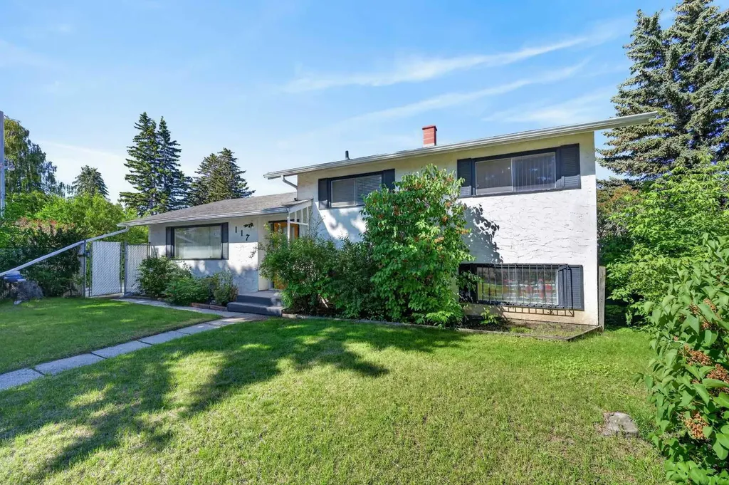 117 Fairview Drive SE Calgary AB T2H 1B4