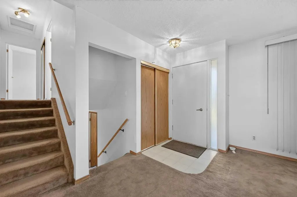 117 Fairview Drive SE Calgary AB T2H 1B4