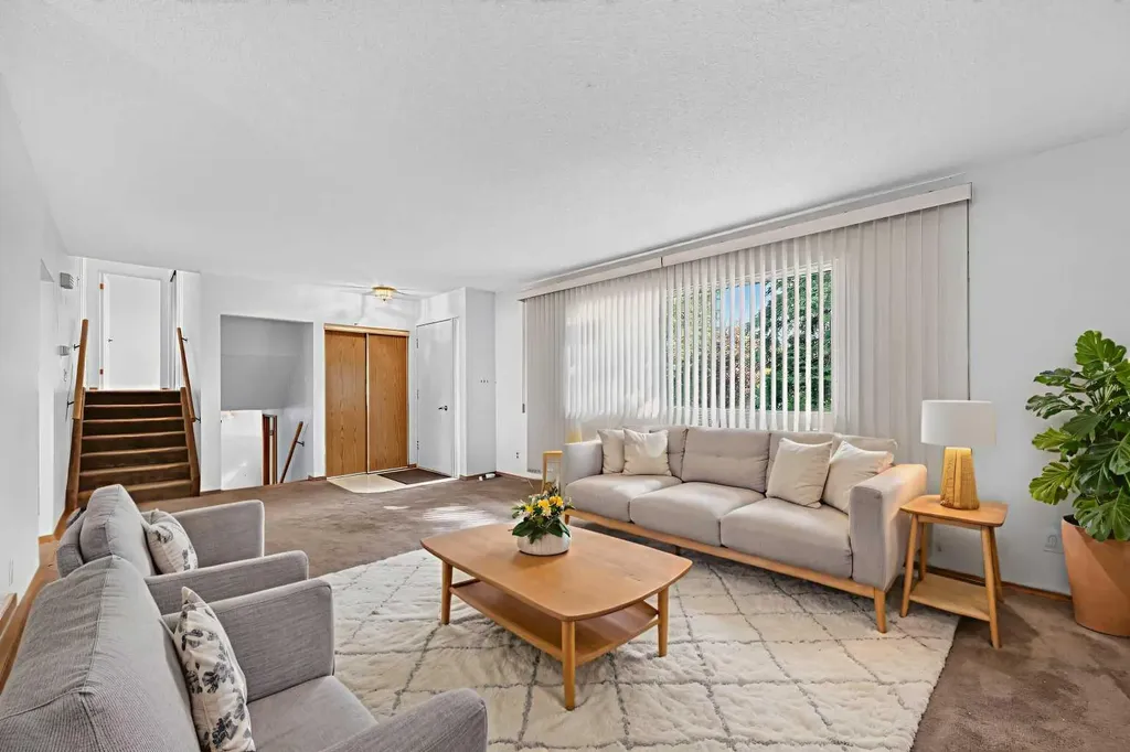 117 Fairview Drive SE Calgary AB T2H 1B4