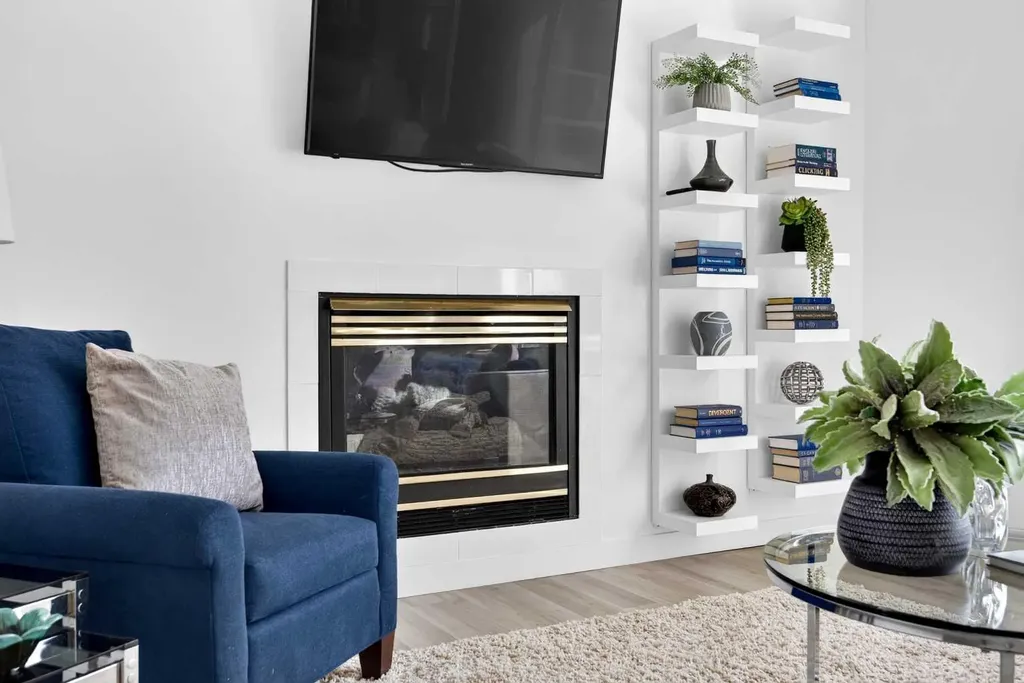 7 Signature Mews SW Calgary AB T3H 2V6