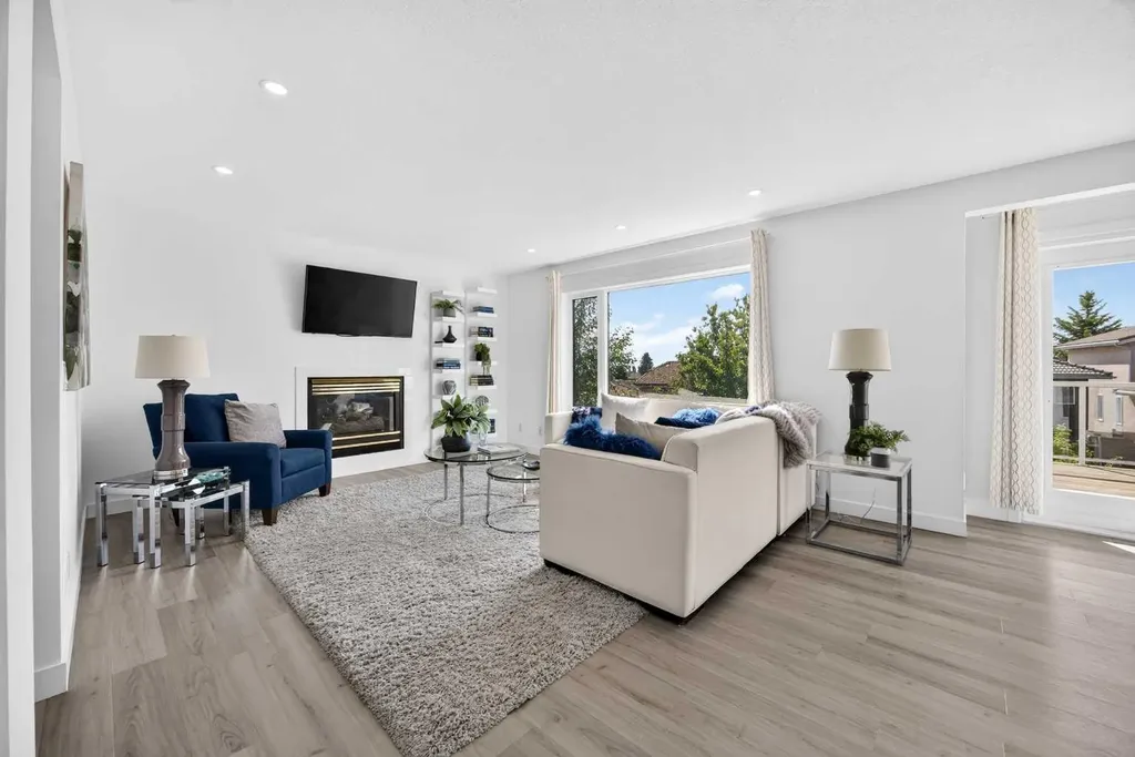 7 Signature Mews SW Calgary AB T3H 2V6