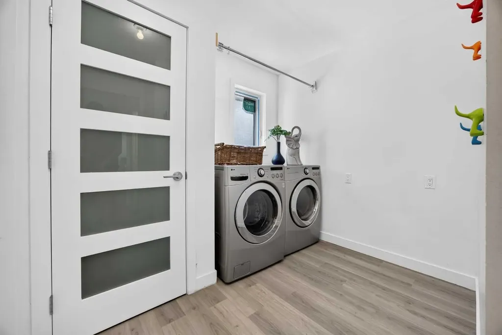 7 Signature Mews SW Calgary AB T3H 2V6