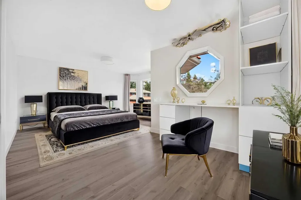 7 Signature Mews SW Calgary AB T3H 2V6