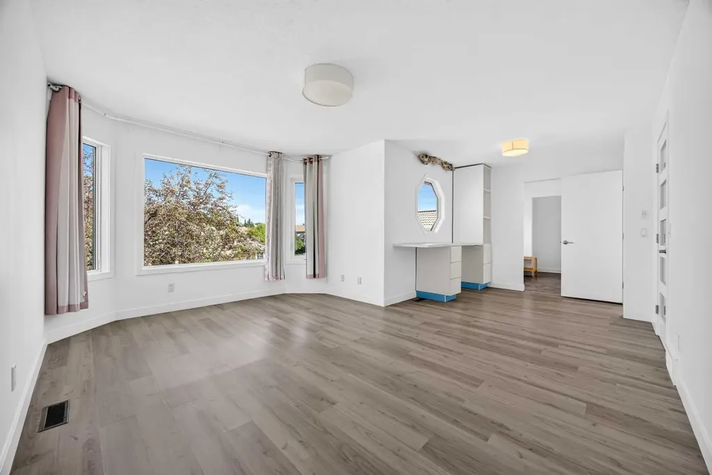 7 Signature Mews SW Calgary AB T3H 2V6