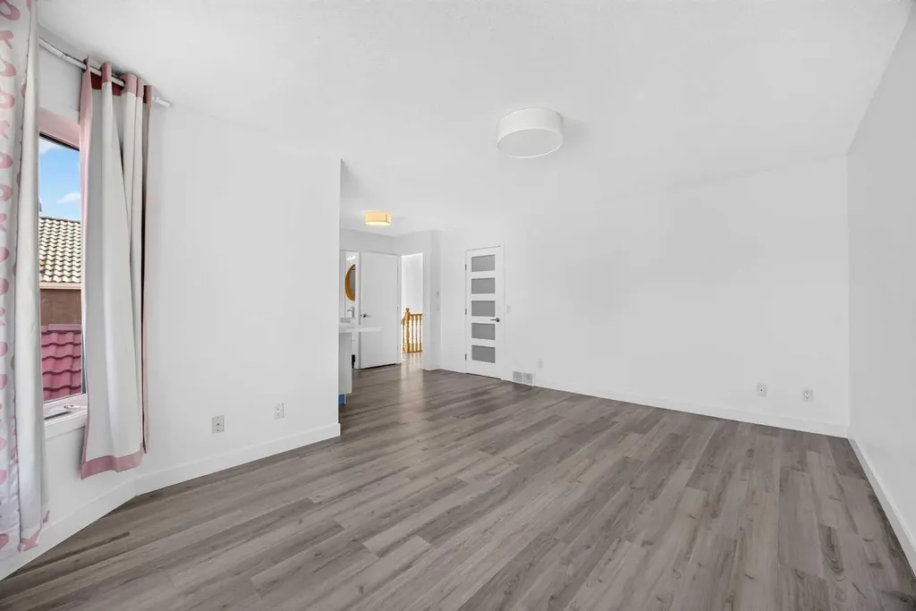 7 Signature Mews SW Calgary AB T3H 2V6