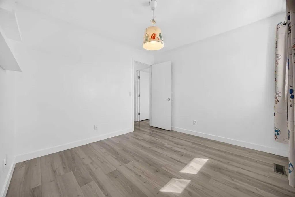 7 Signature Mews SW Calgary AB T3H 2V6