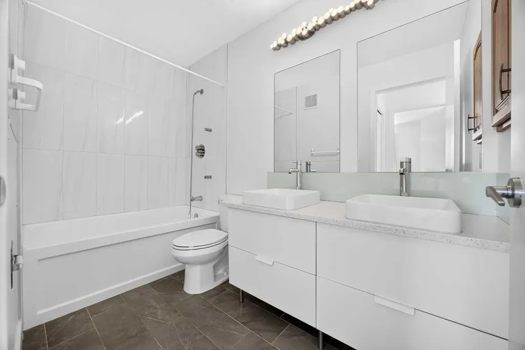 7 Signature Mews SW Calgary AB T3H 2V6