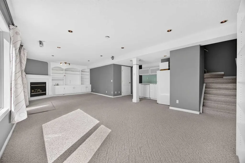 7 Signature Mews SW Calgary AB T3H 2V6