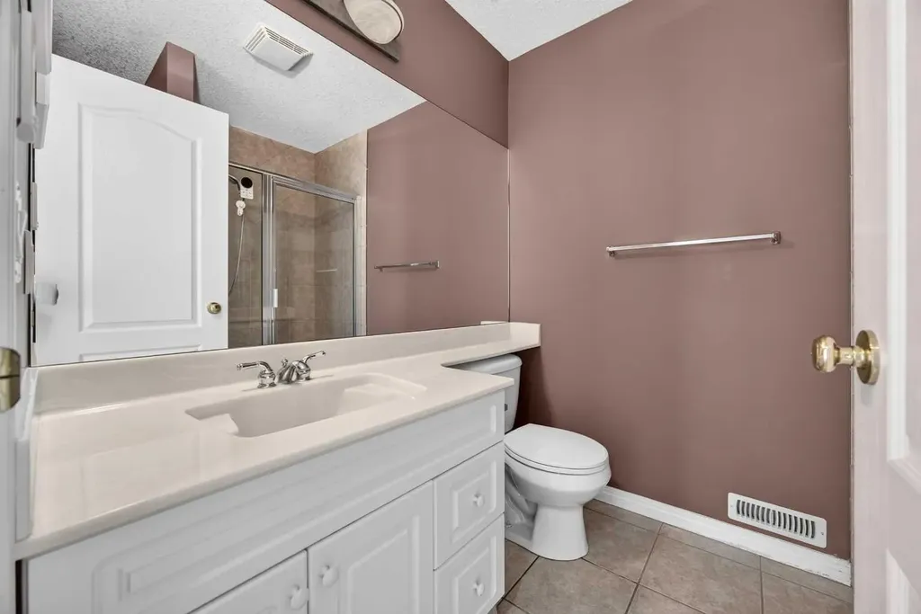 7 Signature Mews SW Calgary AB T3H 2V6