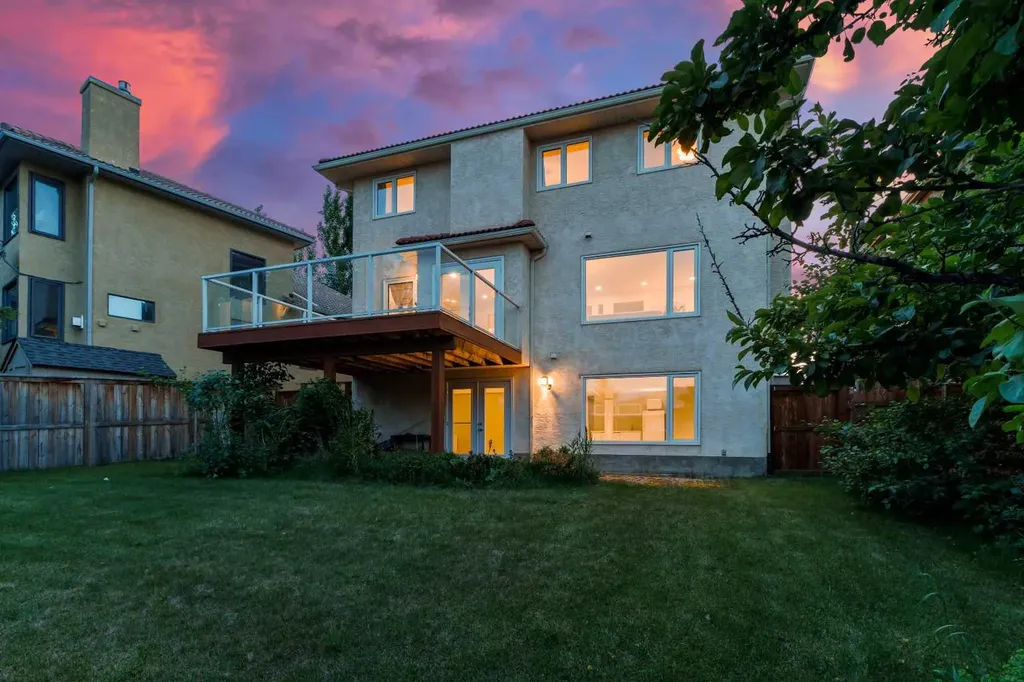 7 Signature Mews SW Calgary AB T3H 2V6