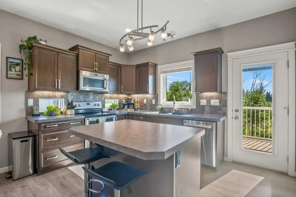 109 Ash Close Blackfalds AB T4M 0H9