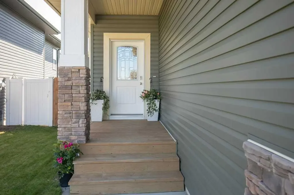 109 Ash Close Blackfalds AB T4M 0H9