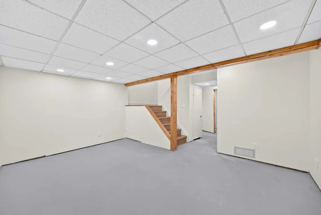 115 Bergen Road NW Calgary AB T3K 1P2