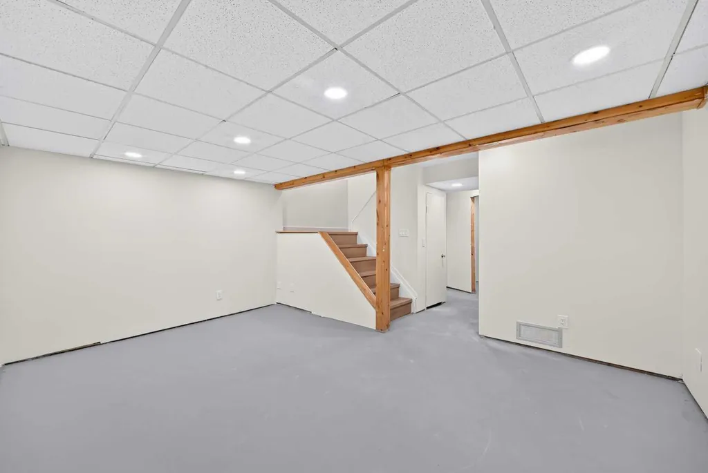 115 Bergen Road NW Calgary AB T3K 1P2