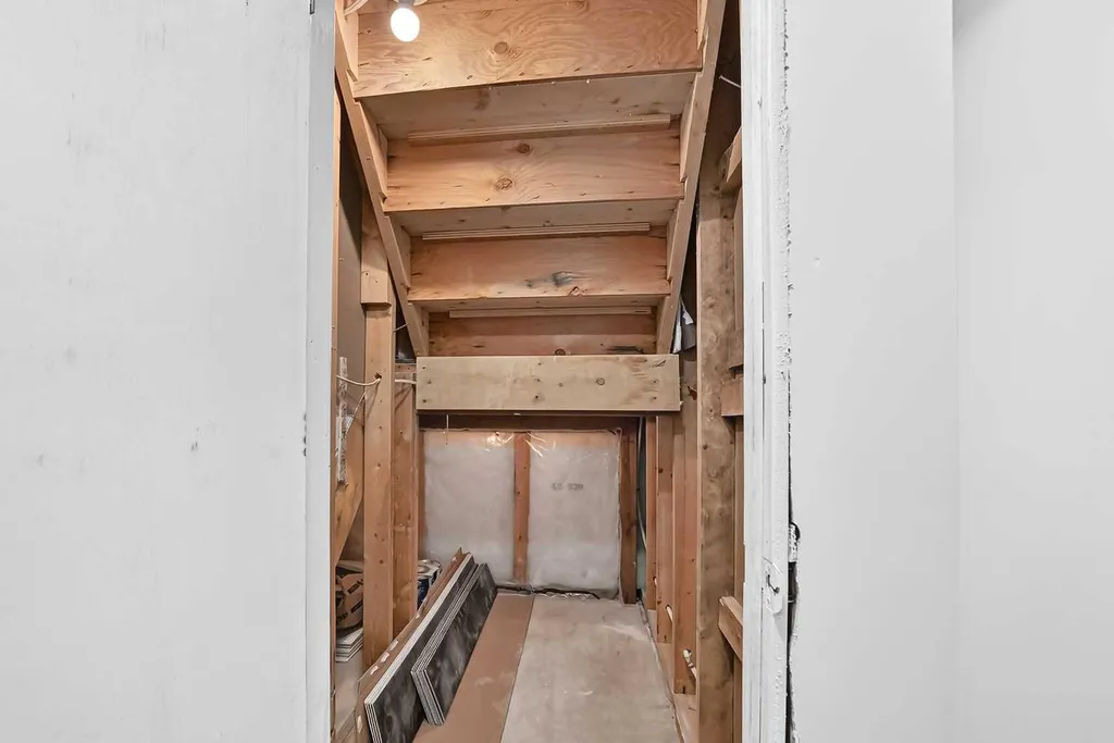 115 Bergen Road NW Calgary AB T3K 1P2