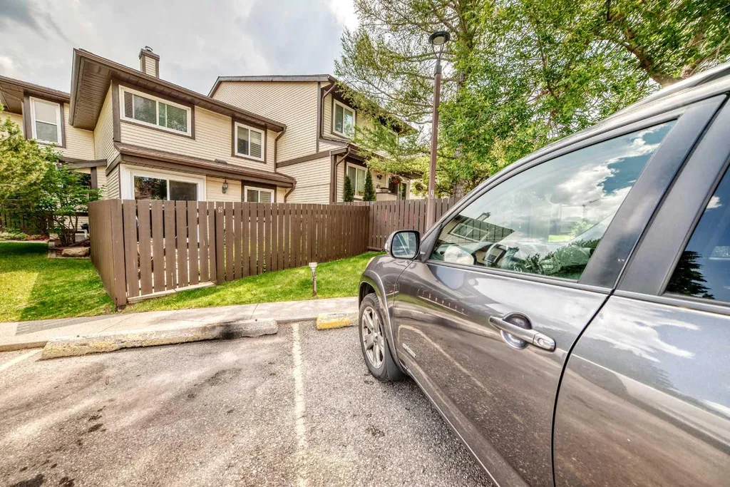 115 Bergen Road NW Calgary AB T3K 1P2